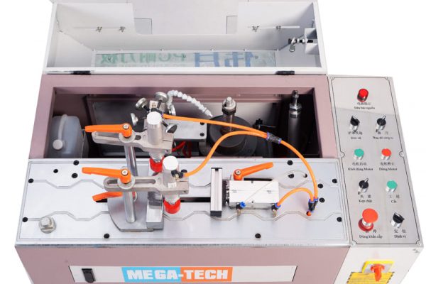 Máy phay đố thay dao nhanh thân to Megatech 8